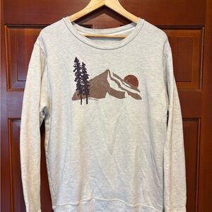 Mountain & Trees Graphic Sweatshirt – Size XL
